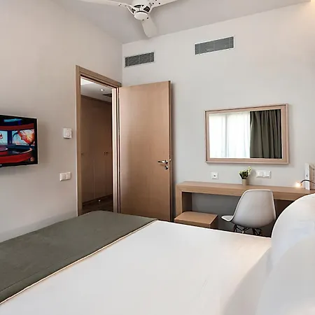 卡瑞缇酒店 3* 干尼亞